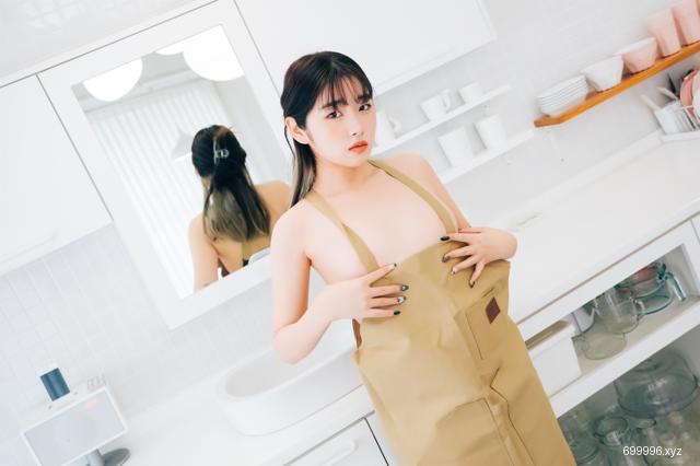 Sonson - Nude Apron